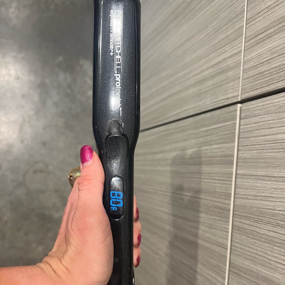 Paul Mitchell flat iron